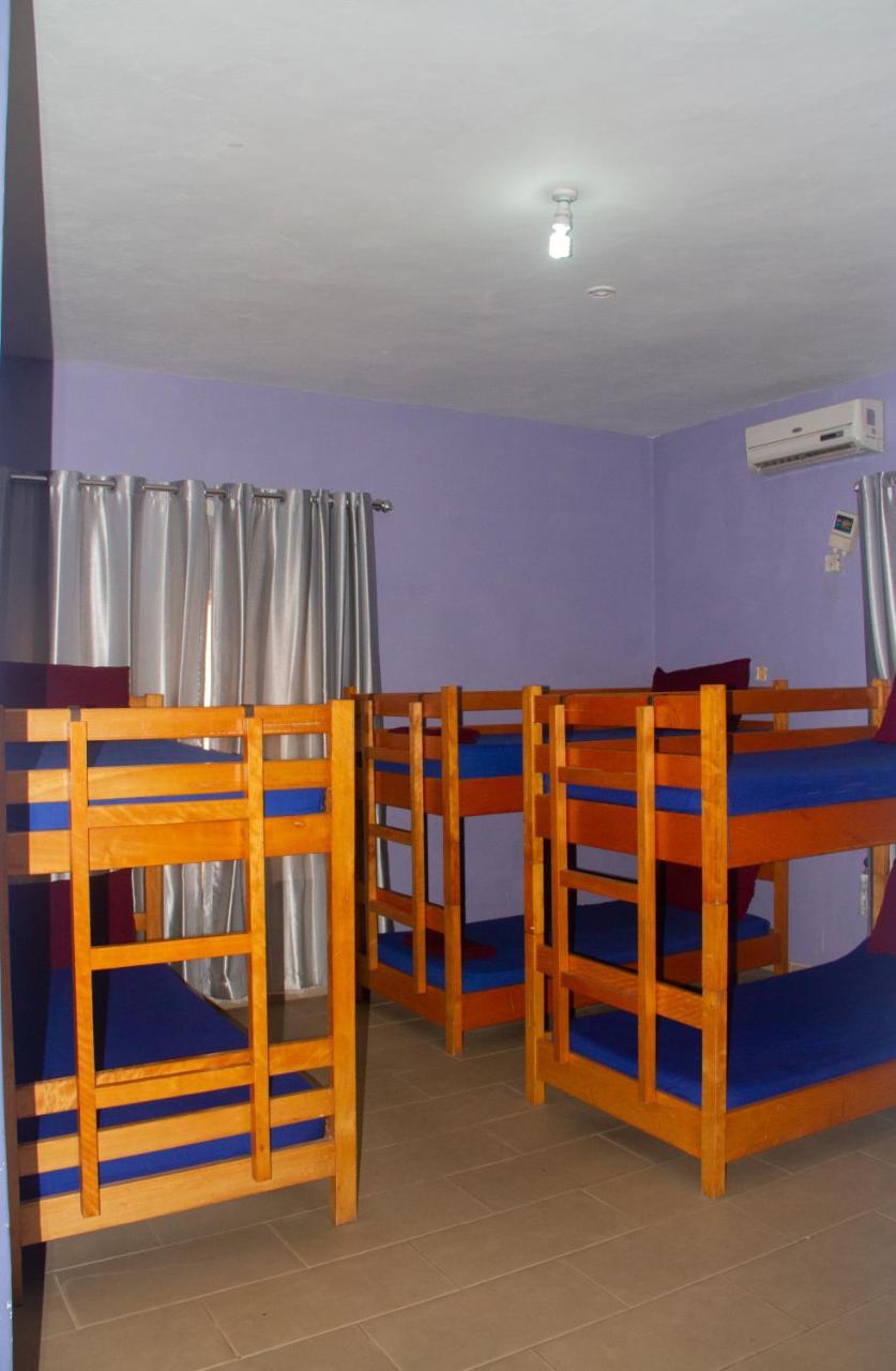 Pink Hostel Аккра Экстерьер фото