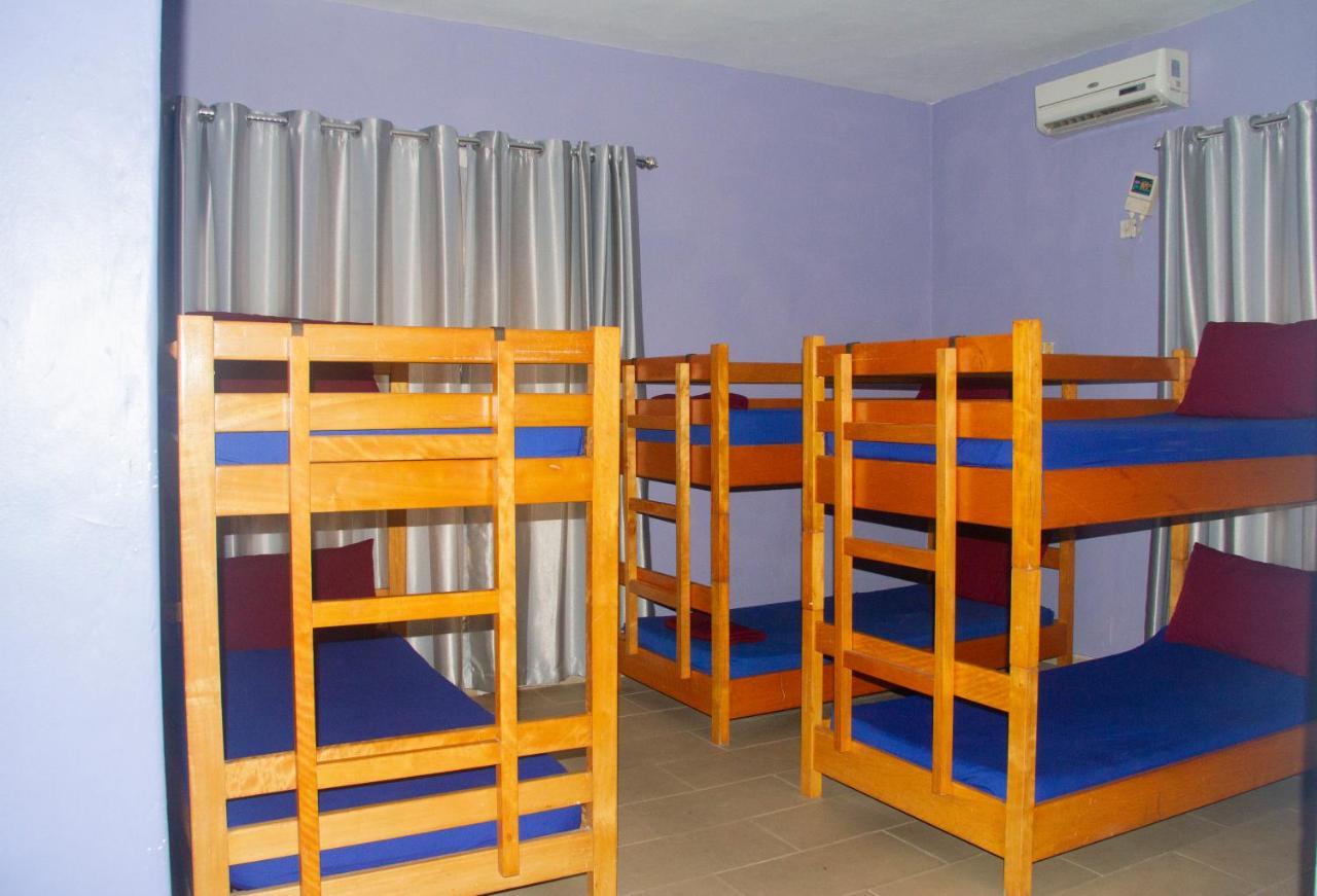 Pink Hostel Аккра Экстерьер фото