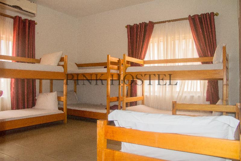 Pink Hostel Аккра Экстерьер фото