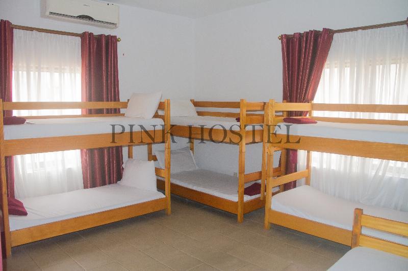 Pink Hostel Аккра Экстерьер фото